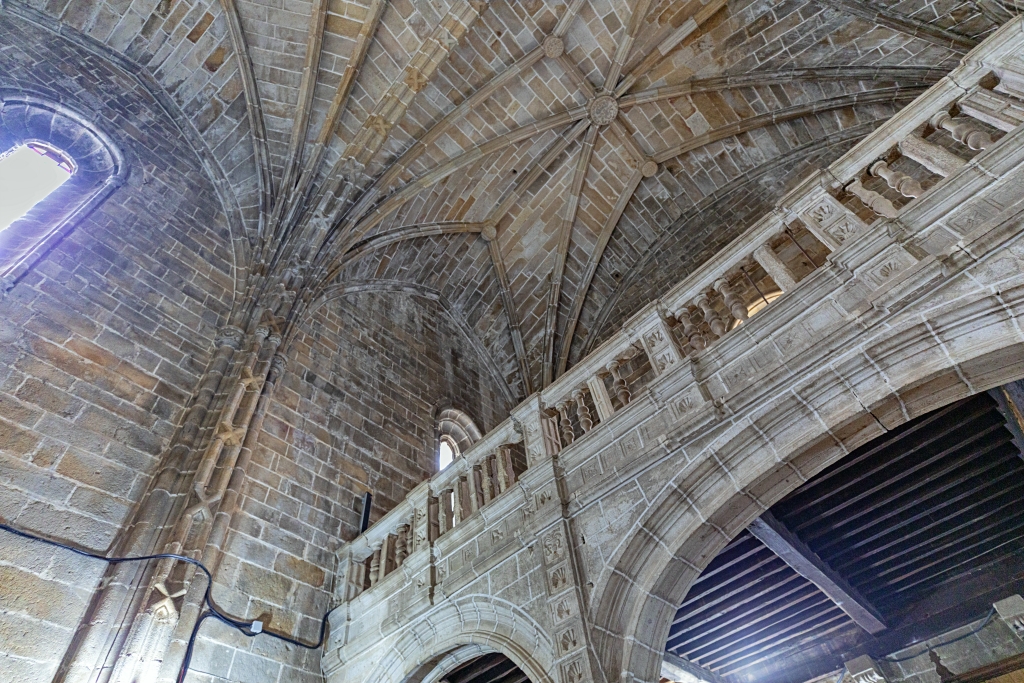 Iglesia de Buen Varón (Hoyos)