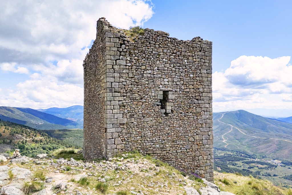 Castillo de La Almenara (Gata)