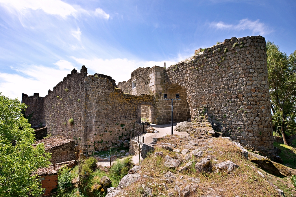 Castillo de Santibáñez el Alto