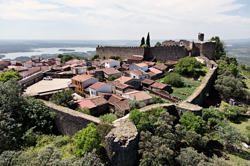 Castillo de Santibáñez el Alto