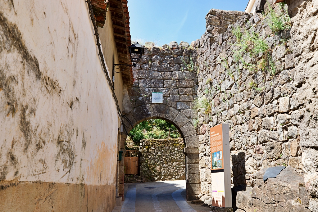 Castillo de Santibáñez el Alto