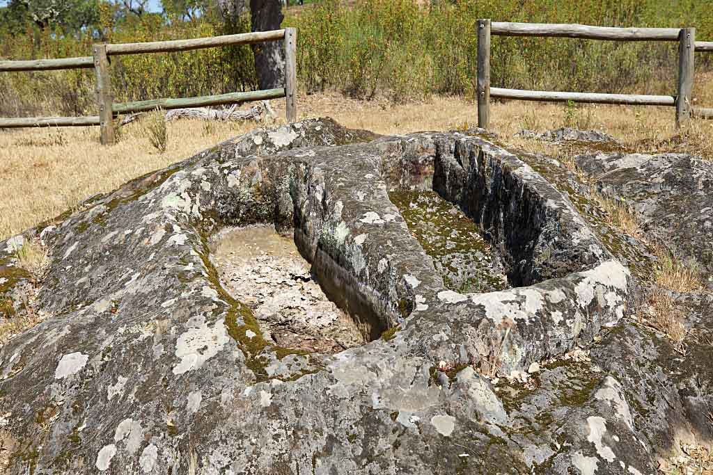 Tumba Antropomorfa la Cortesiña III
